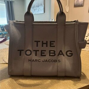 Marc Jacobs Gray Leather Tote Bag Sophisticated Design